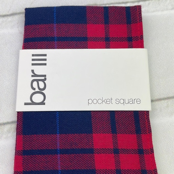 4/$30 BAR III MEN'S POCKET SQUARE BLUE RED CLOVE PLAID